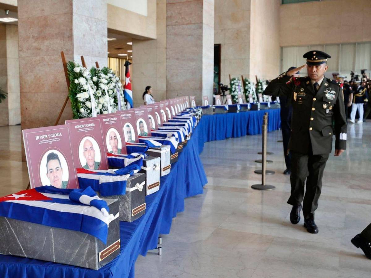 Cuba despide a los 32 militares muertos en Venezuela