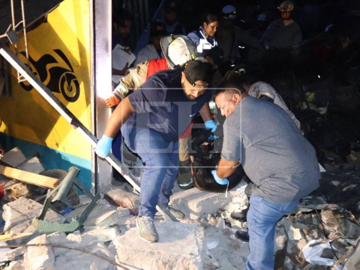 Padre del chofer de volqueta que causó accidente en Villa Nueva: Era el único que me ayudaba