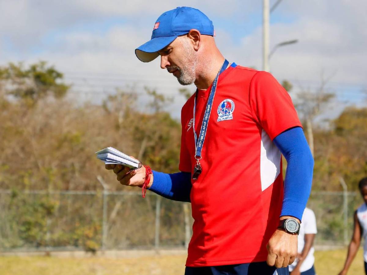 ¿Por qué el técnico Eduardo Espinel no da la cara en las conferencias del Olimpia?