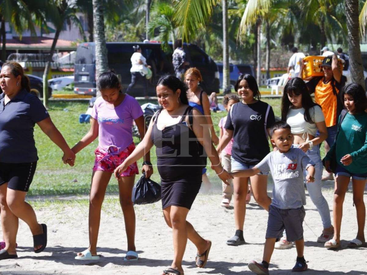 Playas de Tela siguen llenas en la recta final de Semana Santa