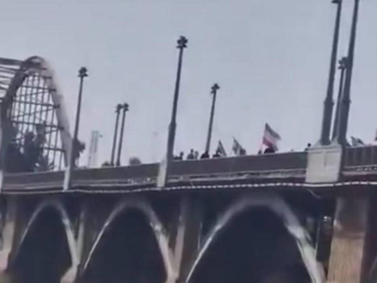 Hasta niños forman cadenas humanas ante amenaza de Trump: morirá toda una civilización