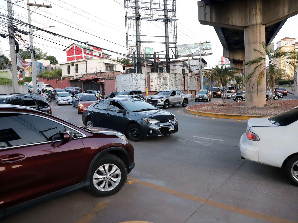 Apostar por el vehículo particular termina siendo una decisión cara, porque la rapidez termina cuando se congestionan las calles y avenidas.