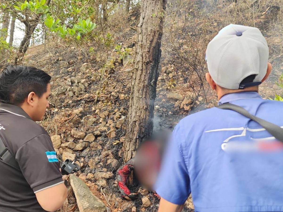 Las dantescas imágenes del crimen que aterra a El Cimarrón: tres cuerpos carbonizados