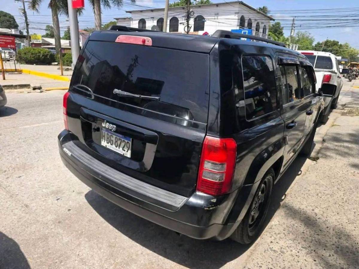 Detienen al hombre que arrastraba a un perro con su carro en Choloma