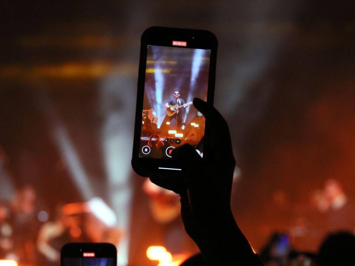Las mejores imágenes del concierto Acústico de Beto Cuevas