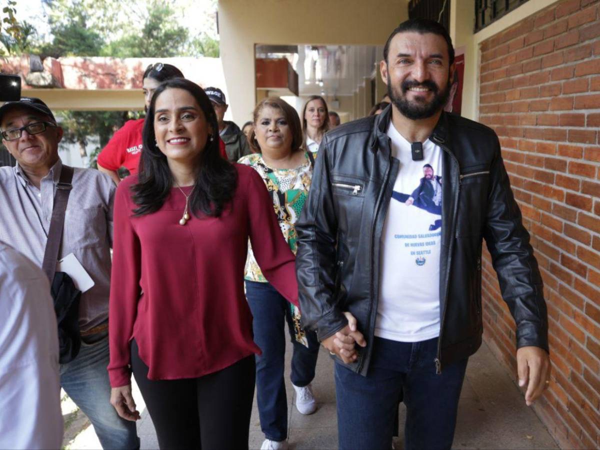 El blanco predominó: así lucieron las esposas de los precandidatos en las elecciones primarias