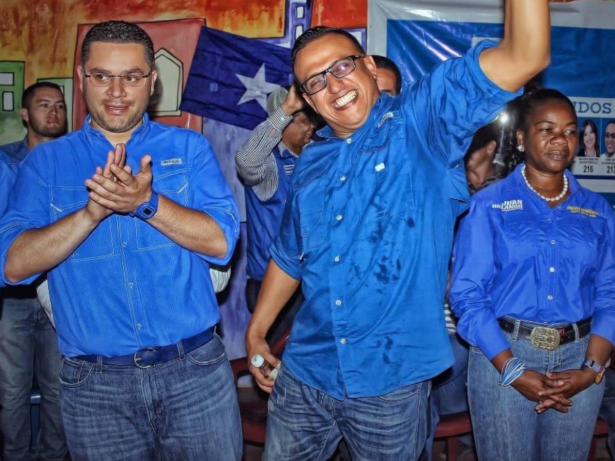 “Ya aburren”: José “Joche” Villanueva estalla ante críticas por haber sido diputado