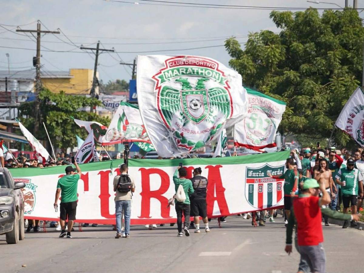 ¡Fiesta en el Olímpico! Barras ponen el color, sorpresa a Lavallén y el mejor ambiente