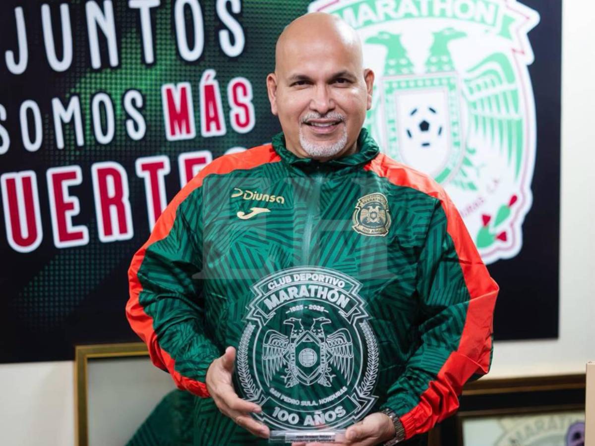 Tristeza y rostros desencajados: Familiares de Orinson Amaya llegan a la clínica donde falleció