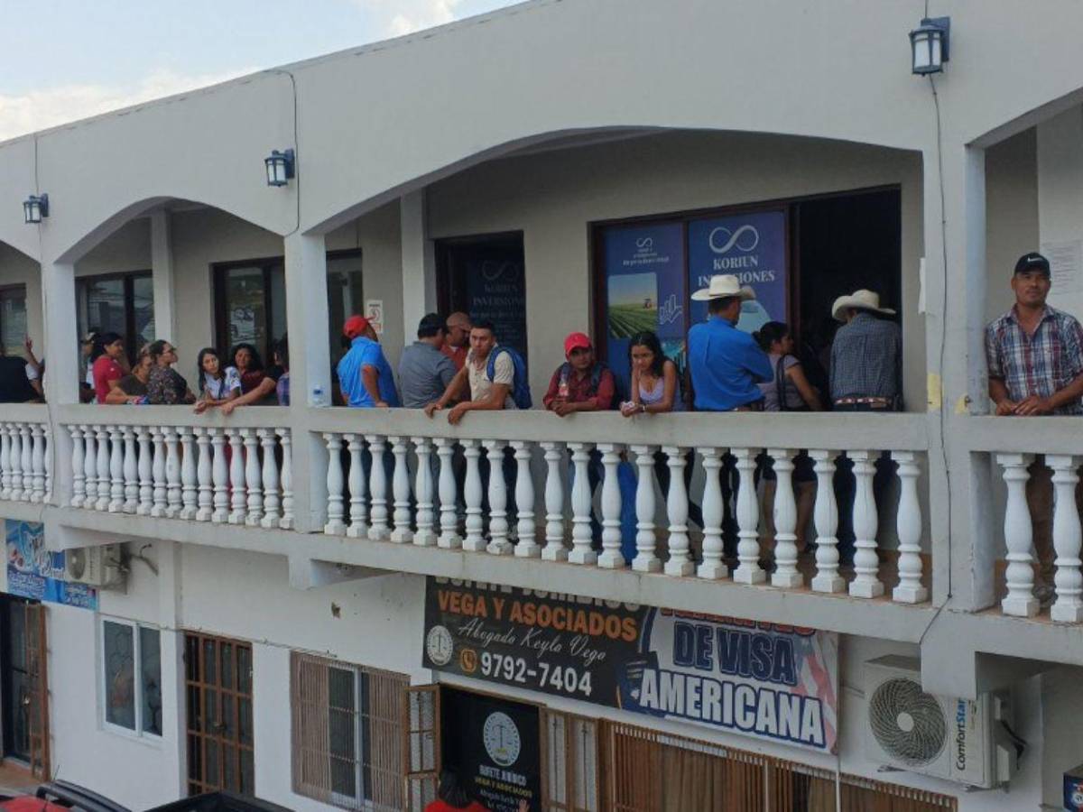 Inversionistas de Koriun en Copán pasan horas sin respuesta ni reembolso