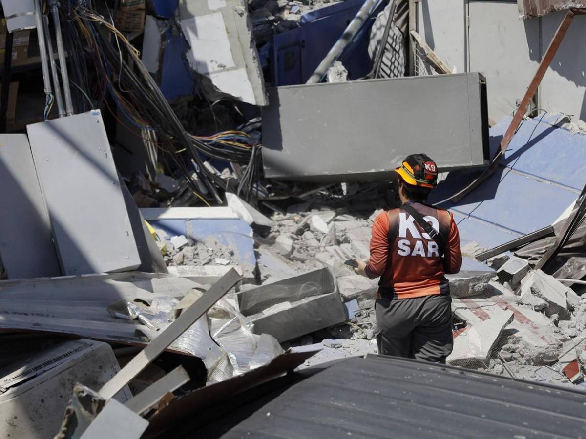 En estado de calamidad la ciudad más afectada por terremoto en Filipinas
