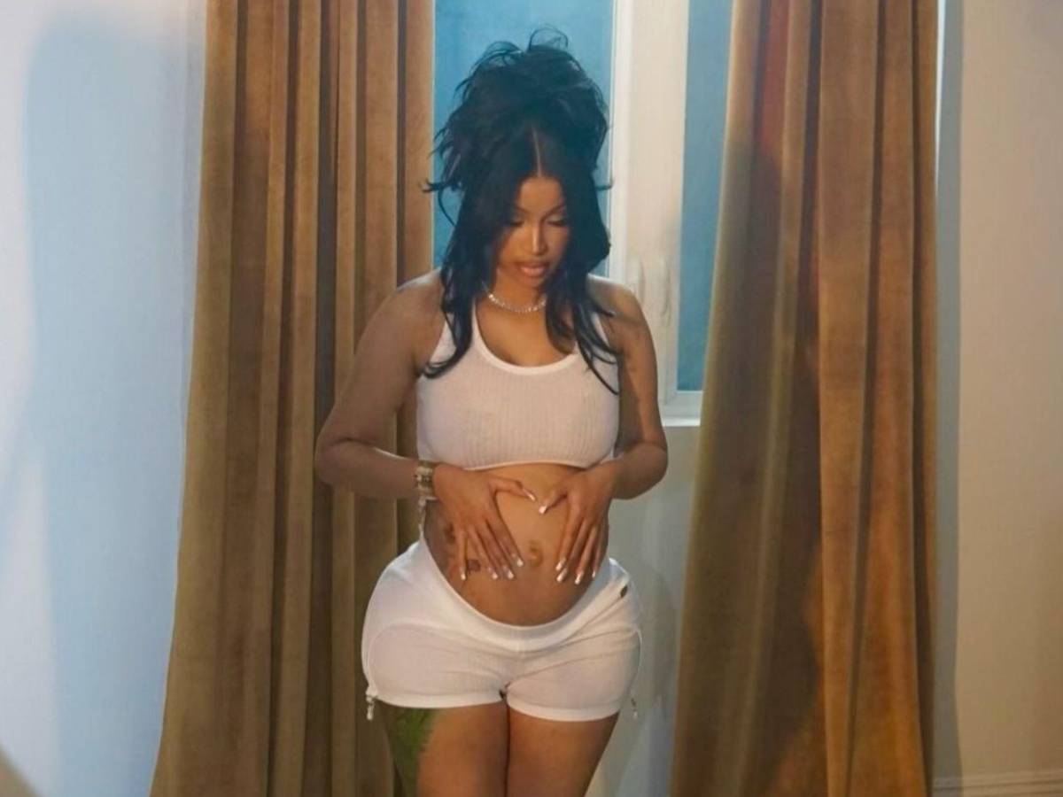 Cardi B confiesa el miedo que frena su próxima visita al quirófano