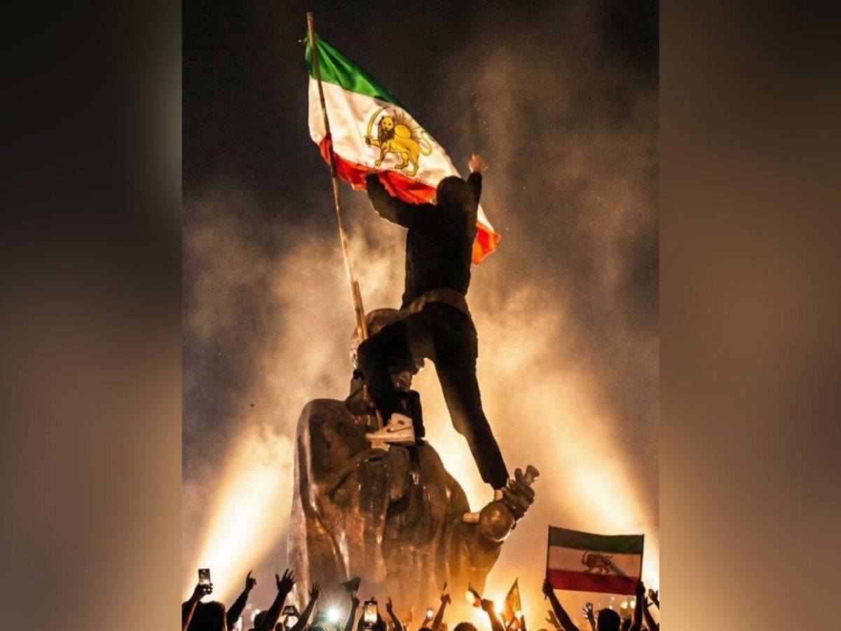 Las fotos más impactantes de las protestas contra el régimen en Irán