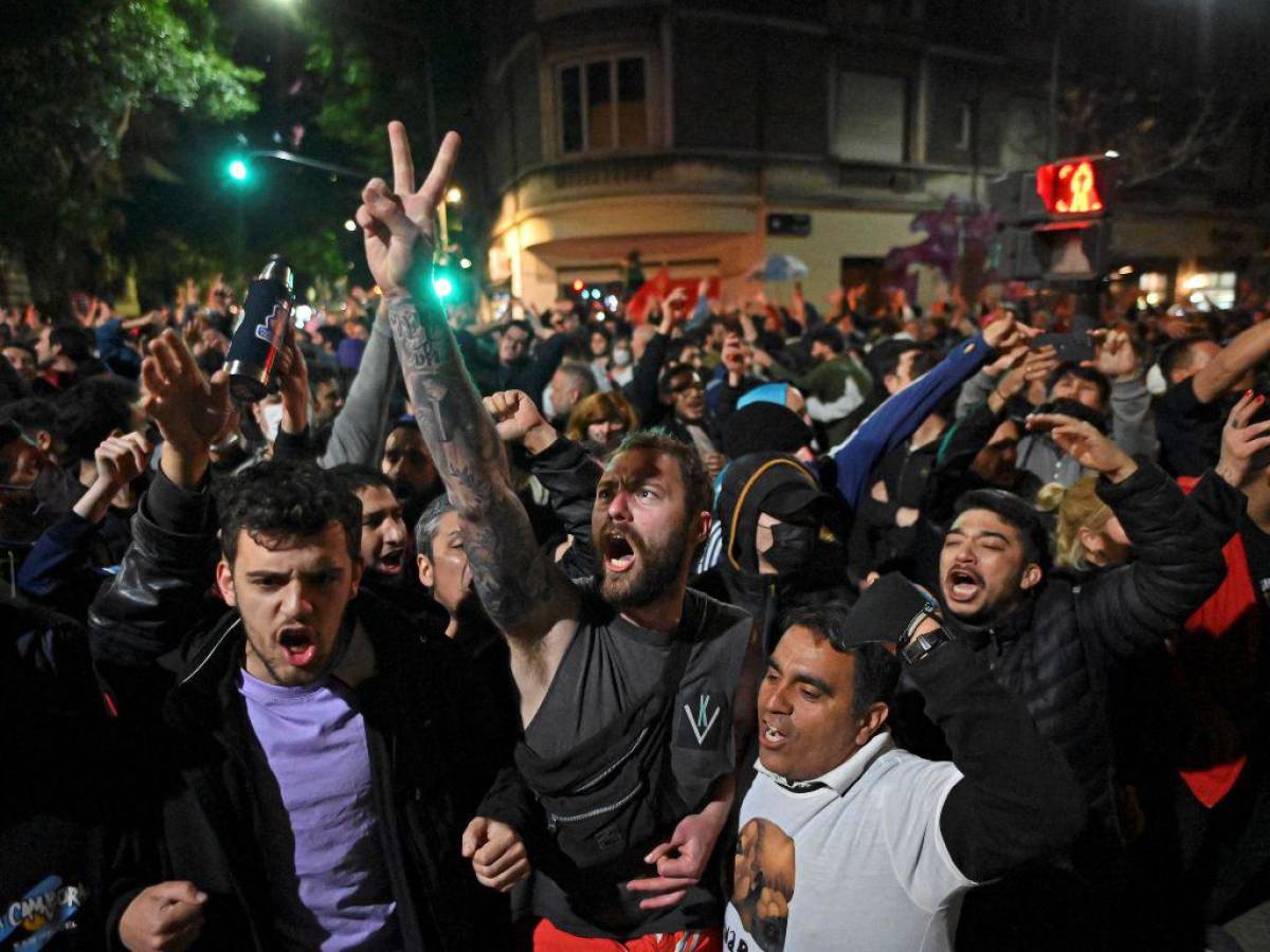 Manifestaciones en Argentina de respaldo a vicepresidenta Kirchner