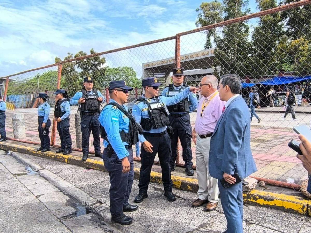Con motorizados, patrullas y varios elementos: Policía resguarda la UNAH