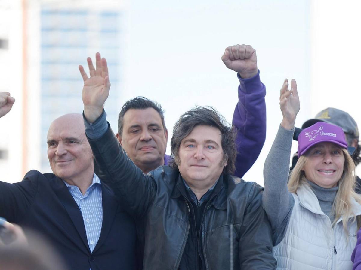 Milei tras agresión en mitin: Fue emocionante enfrentar la lluvia de piedras