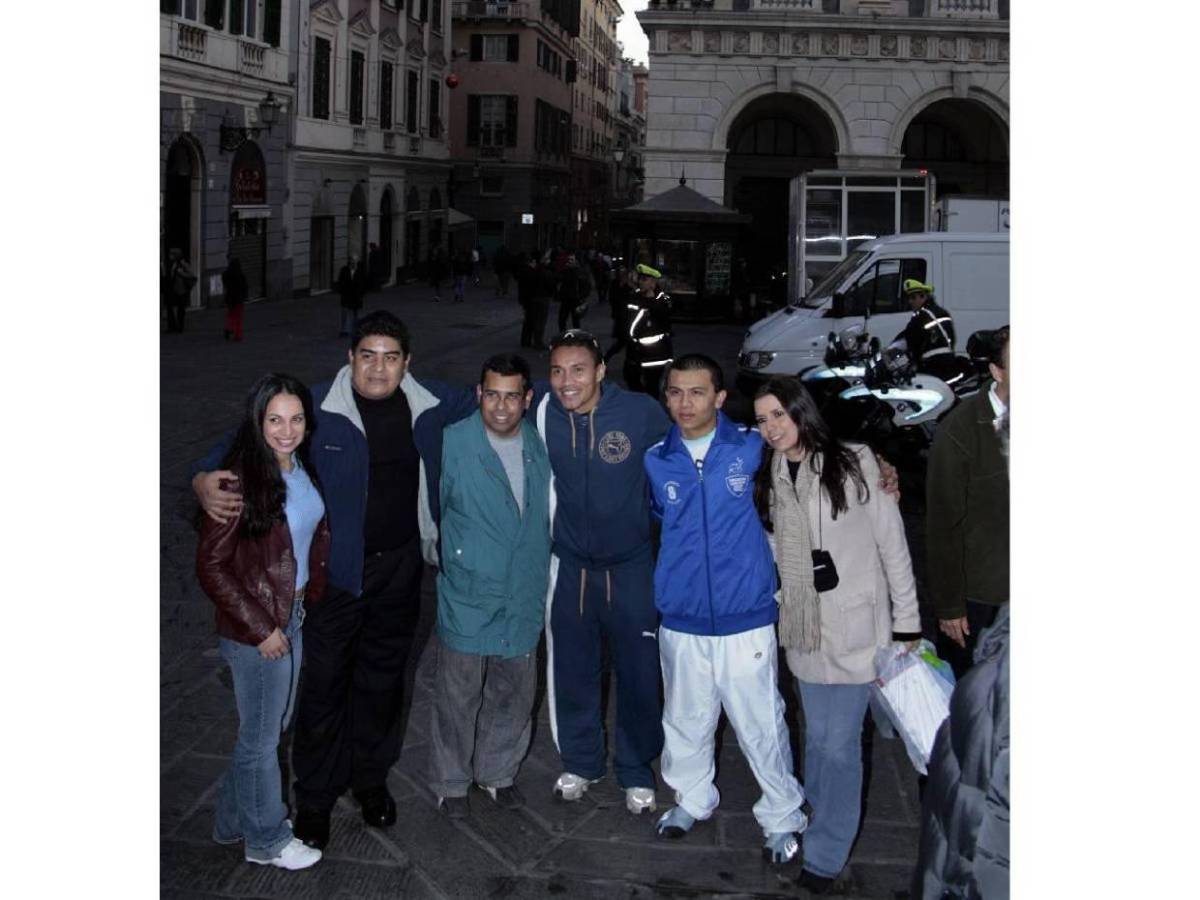 Autos de lujo y excentricidades: Así era la vida de Rambo de León en su mejor momento en Italia