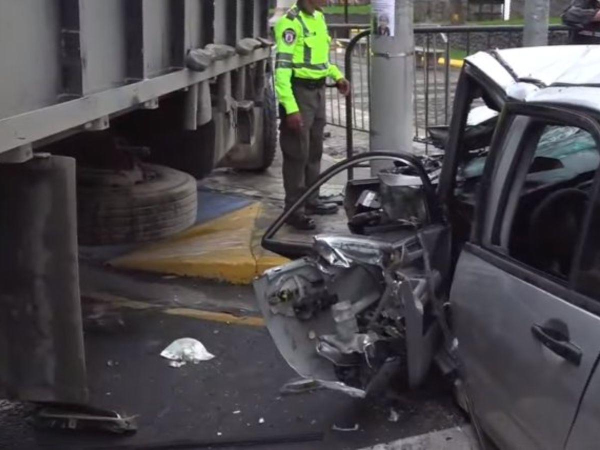 Pareja sobrevive a accidente con camión en San Pedro Sula