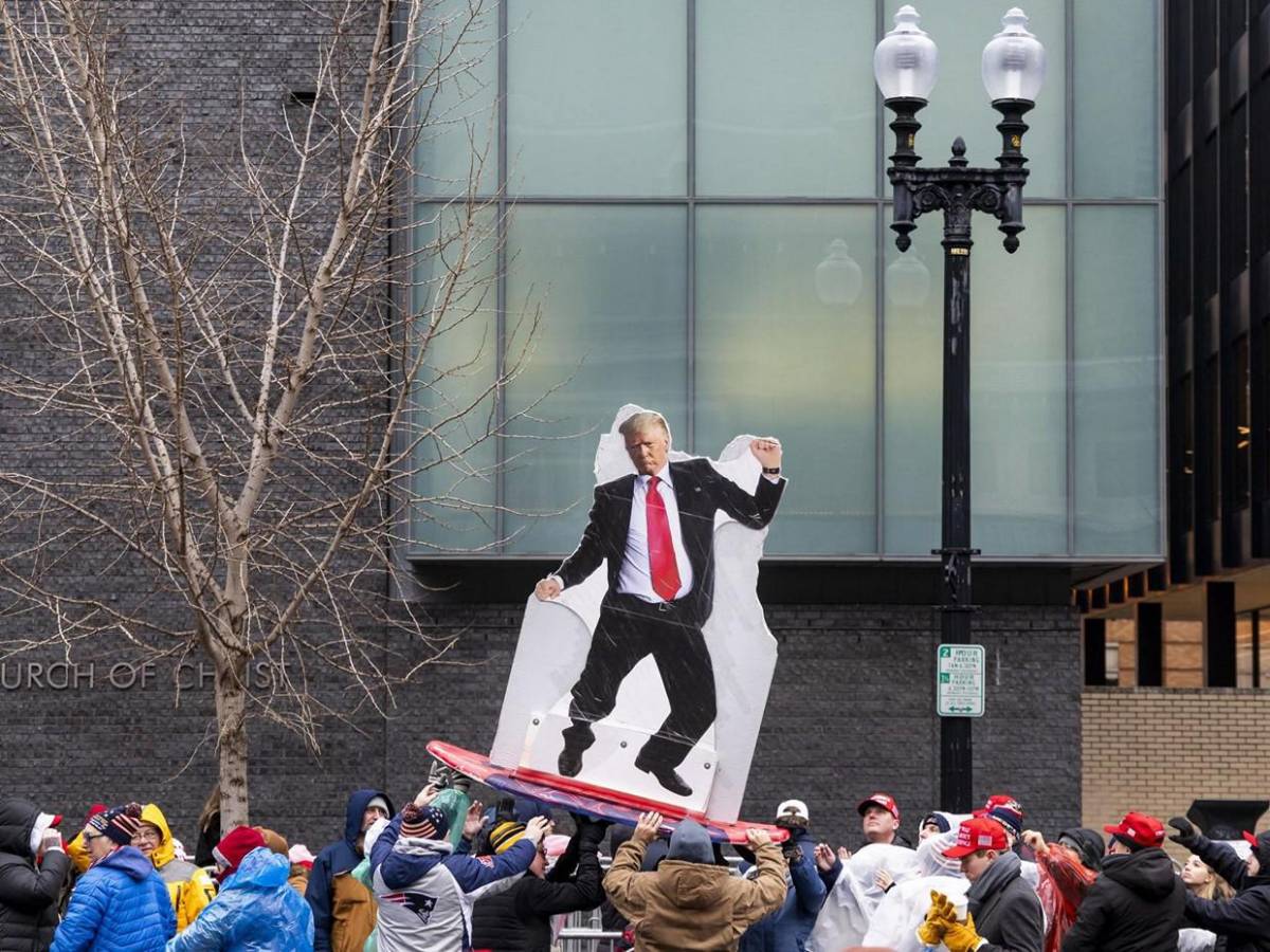 Trump tendrá su ansiado “baño de masas” en estadio de Washington antes de investidura