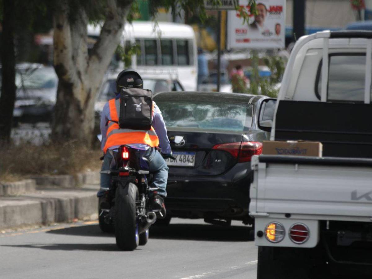 ¿Solo durante la noche? Horario en el que se debe usar el chaleco reflectante en motocicletas