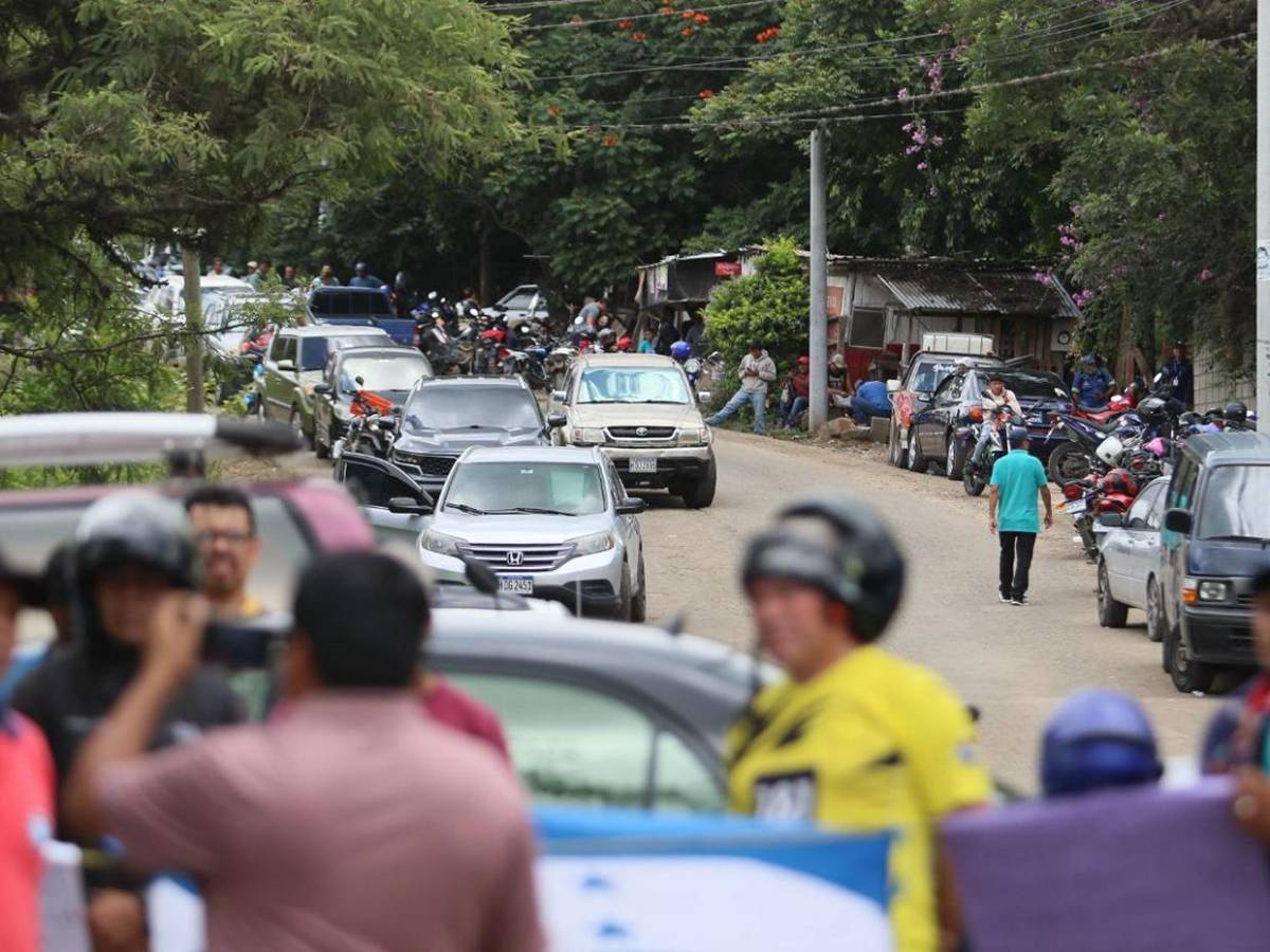Sin paso a Mateo y Lepaterique, pobladores protestan por mal estado de la carretera