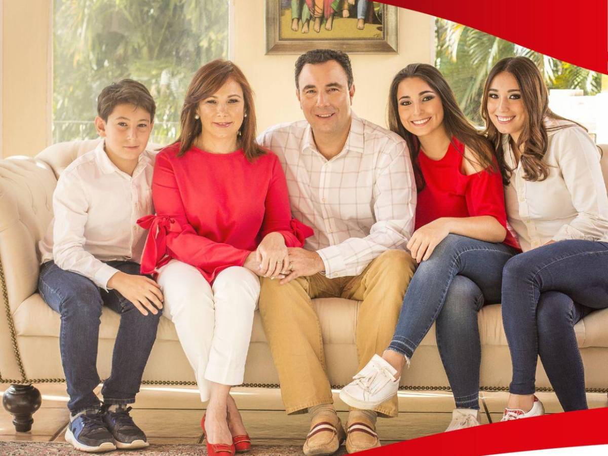 Hombre de familia: los hijos y esposa del precandidato liberal Luis Zelaya
