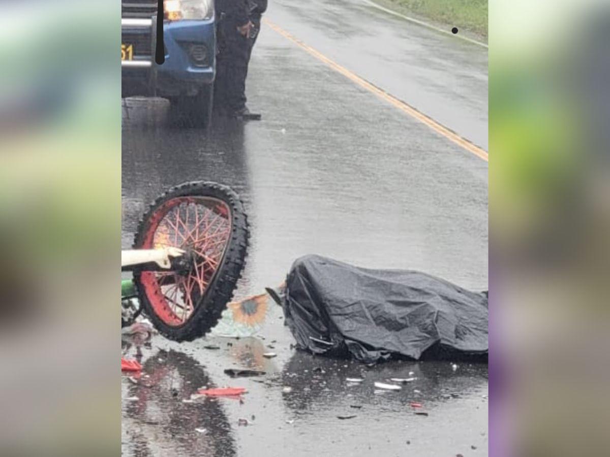 La víctima impactó contra el pavimento, lo que provocó su muerte de manera inmediata.