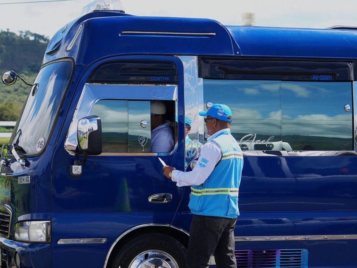 Vacacionistas retornan a sus hogares tras concluir el Feriado Morazánico