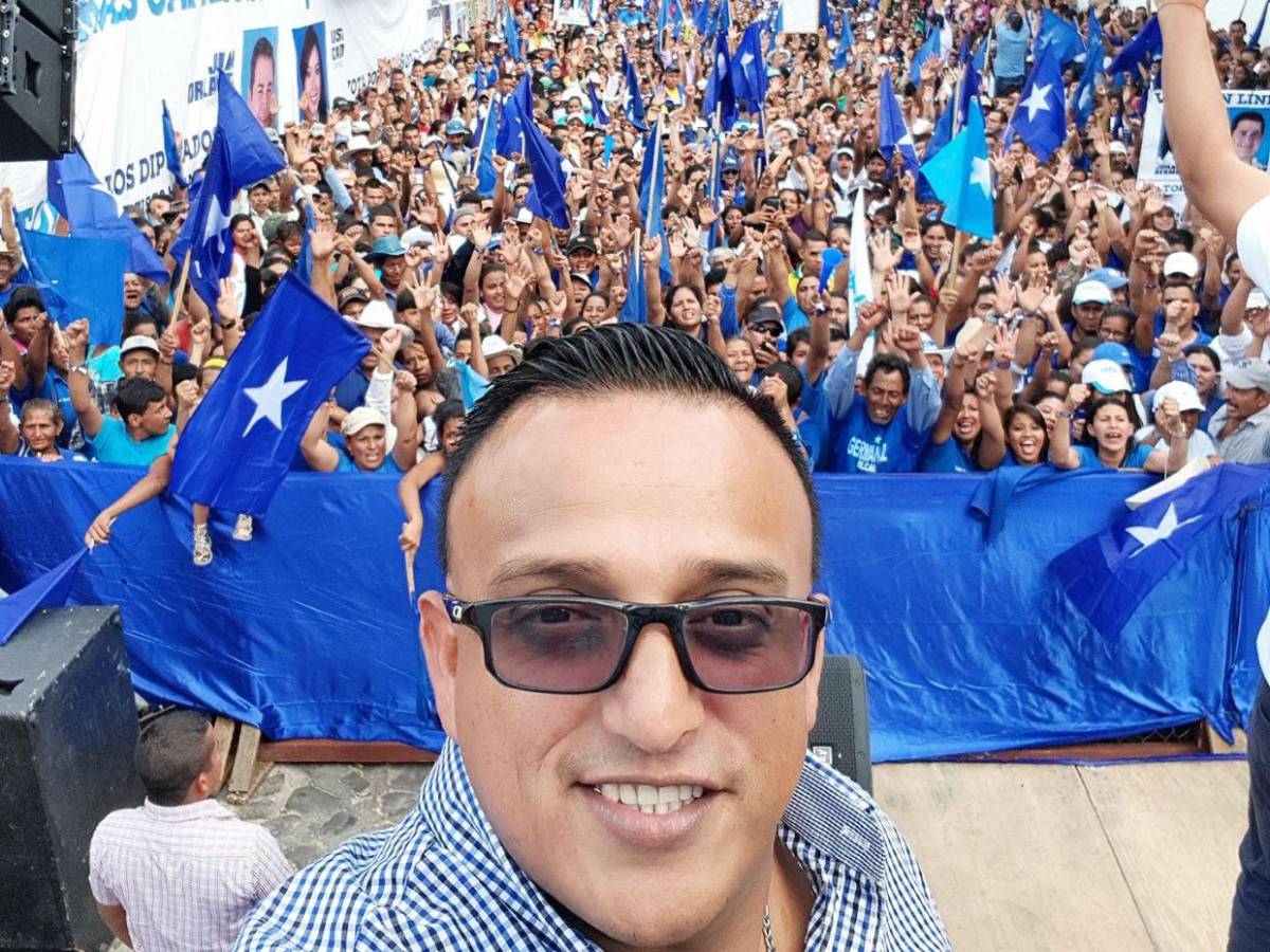 “Ya aburren”: José “Joche” Villanueva estalla ante críticas por haber sido diputado