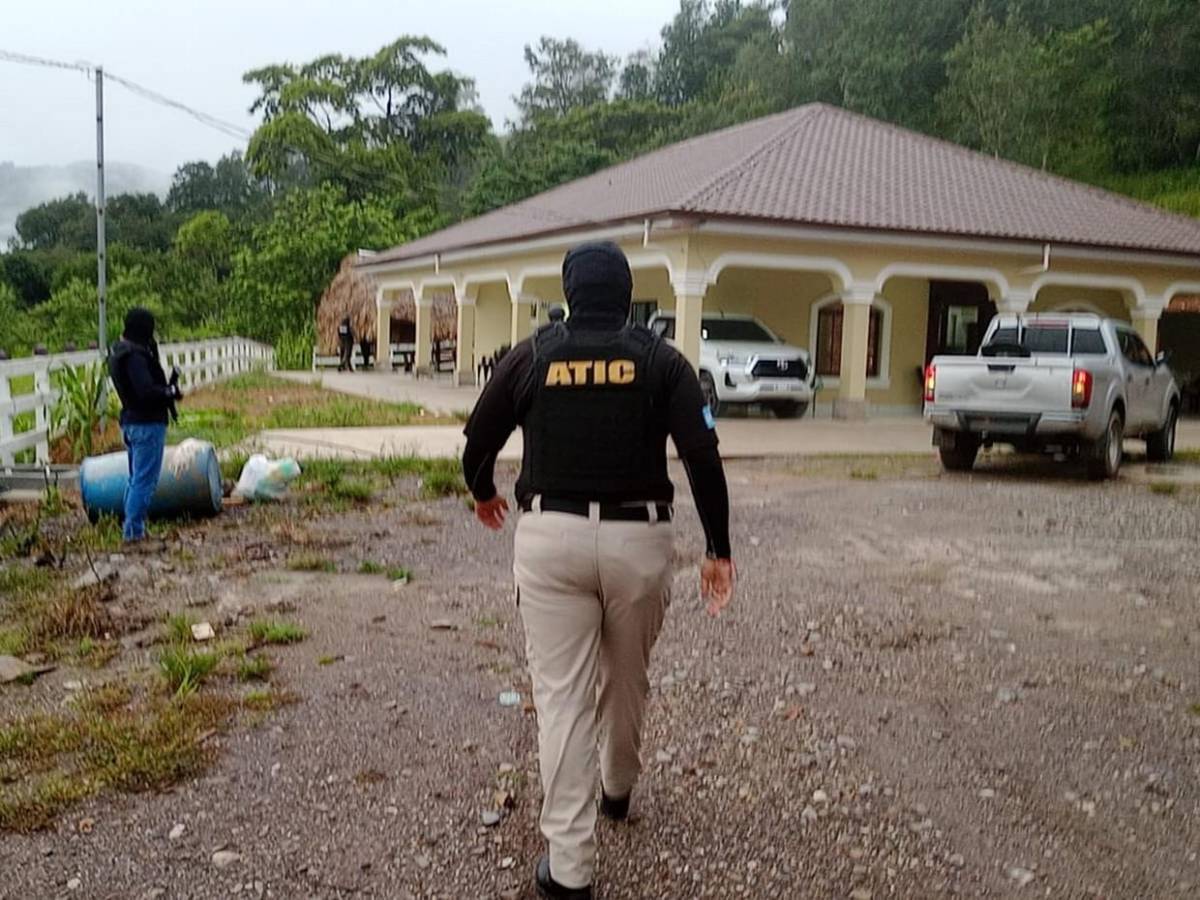 Por tráfico de drogas y armas realizan 10 allanamientos en Florida, Copán