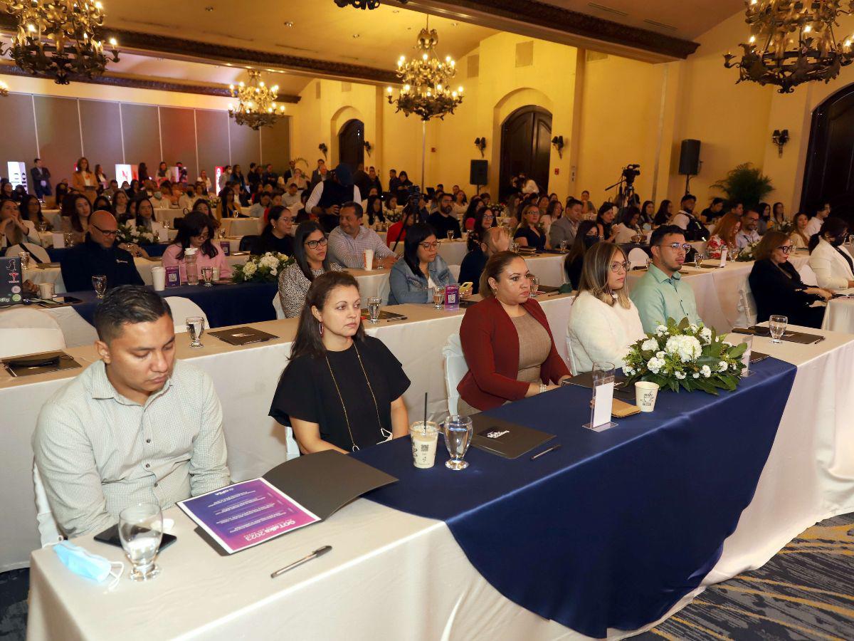 Publicistas y mercadólogos fueron parte del público que participó en el evento.