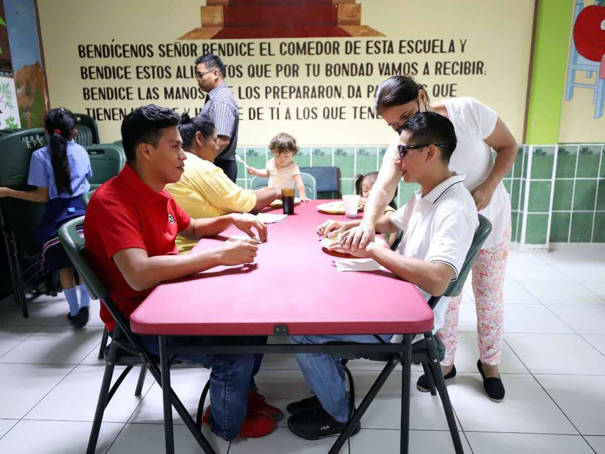 ¿Cuáles son los centros educativos para niños con discapacidad en Tegucigalpa?