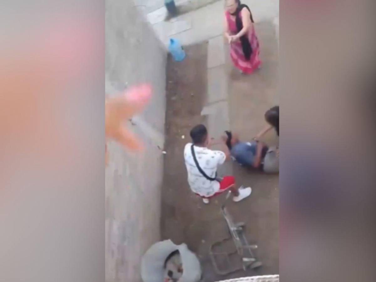 Cuadro a cuadro: así fue como la abuela sicaria mató a dos jóvenes en México