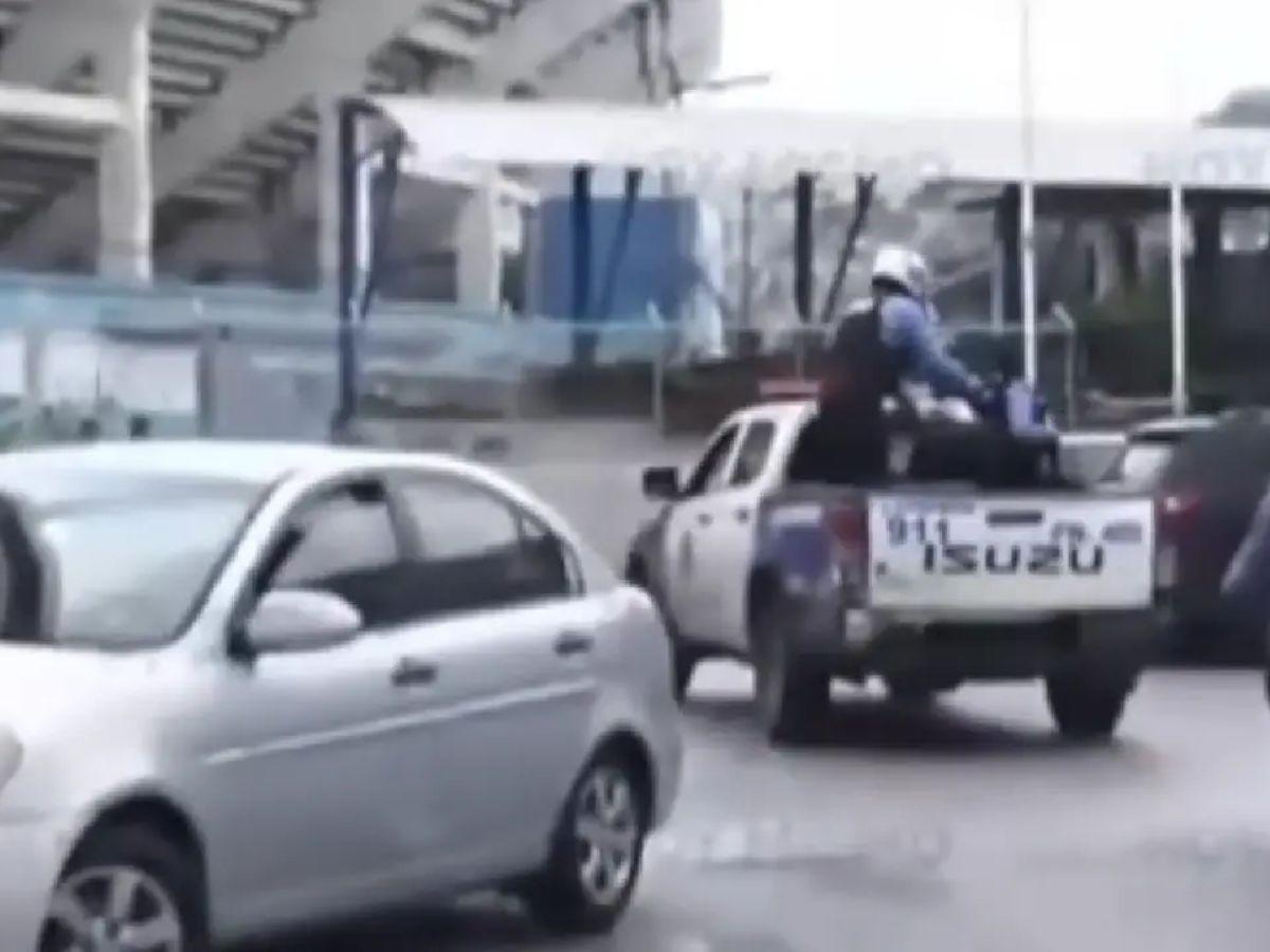 No me dejen morir: momento en que guardia de seguridad le disparó a su compañero en una gasolinera