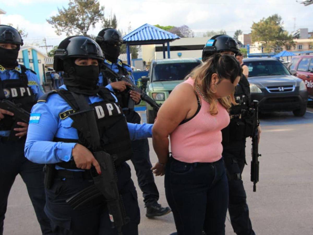 Cae La Santera, presunta pandillera que vigiló y entregó a joven para que lo mataran