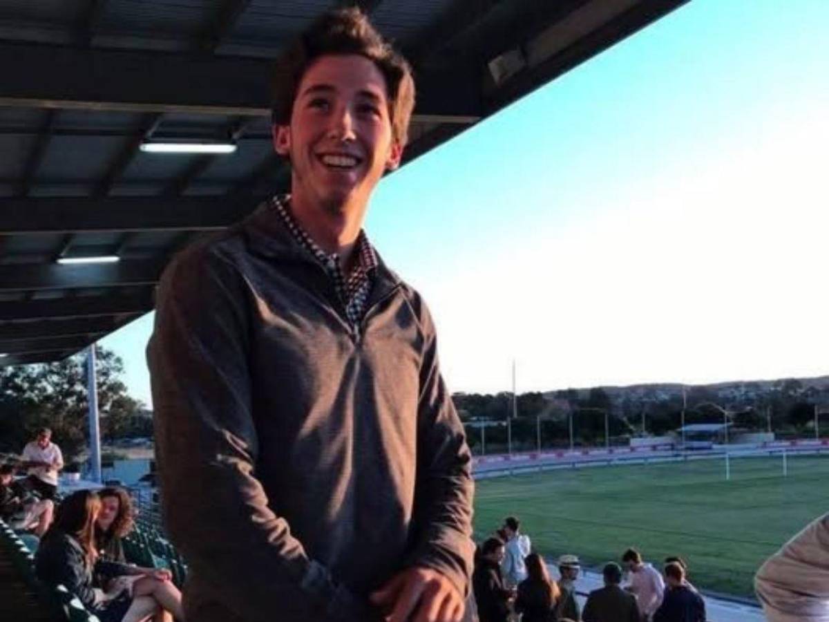 Turista muere alcanzado por rayo en playa de Florida durante luna de miel