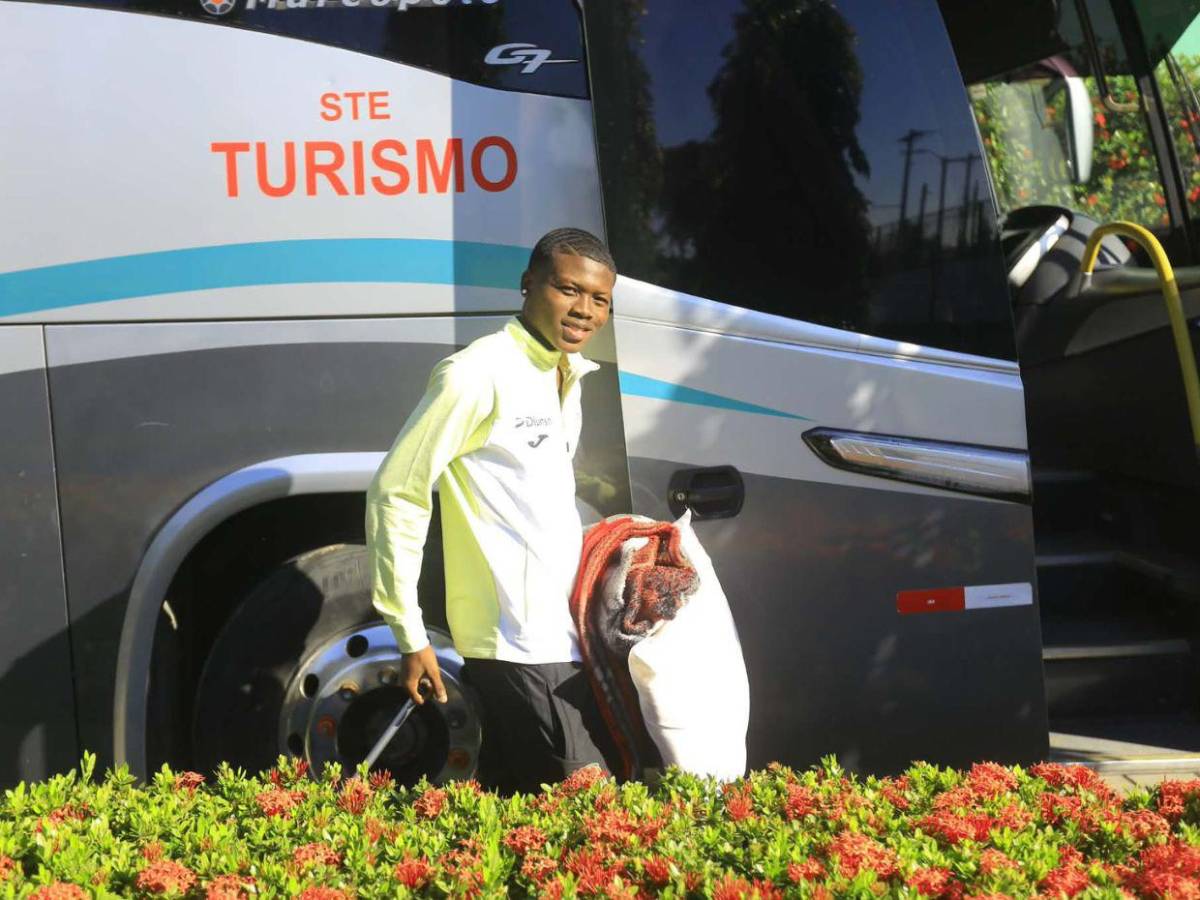 Cobijas, almohadas y la visita de un exministro: Así partió Marathón hacia Tegucigalpa