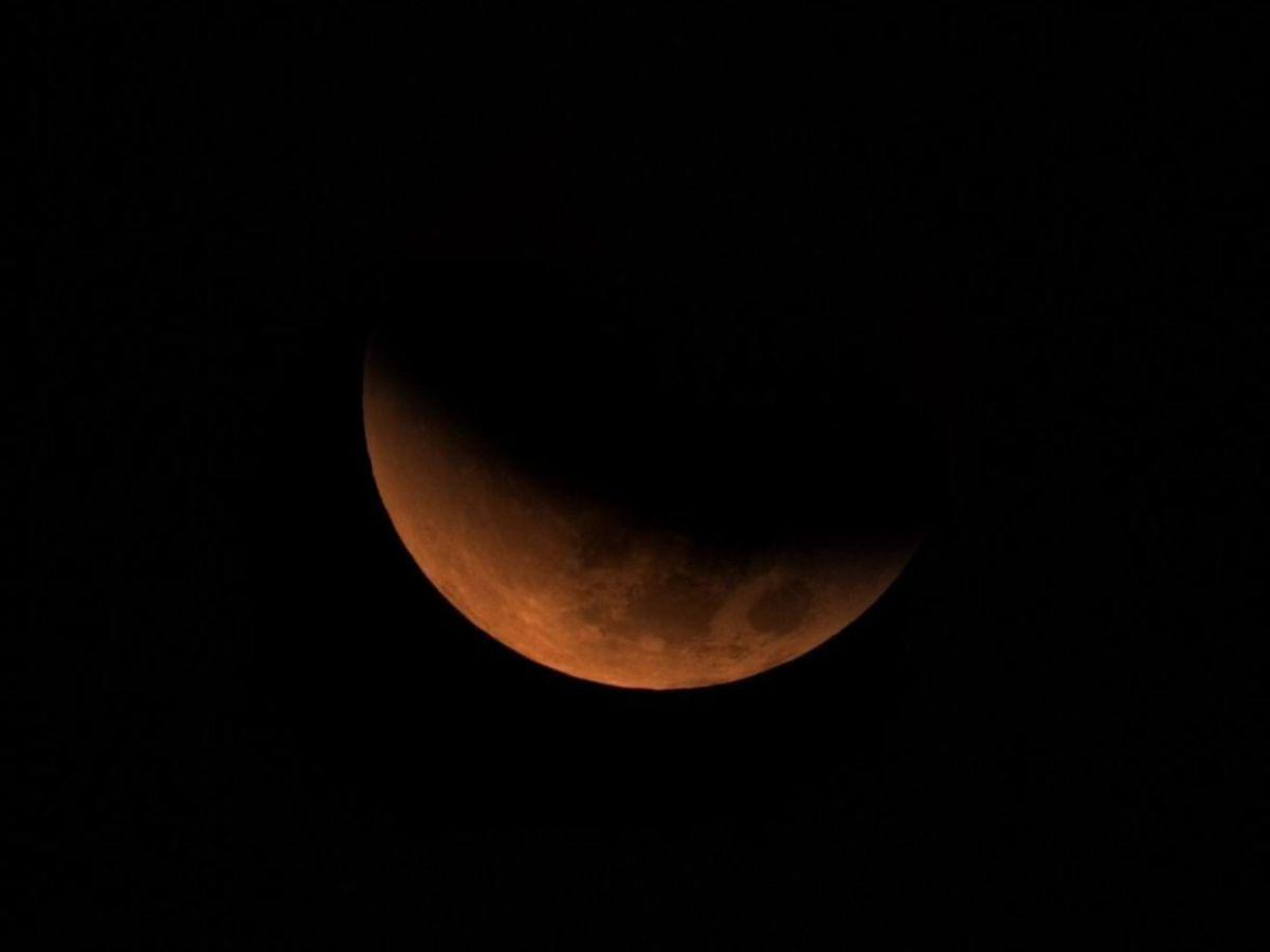 EN IMÁGENES: así se vio el eclipse lunar este martes 3 de marzo