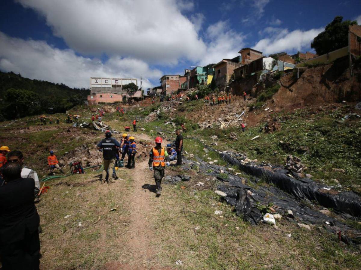 Inician obras de mitigación en zona de derrumbe en la colonia Guillén y El Reparto por Arriba