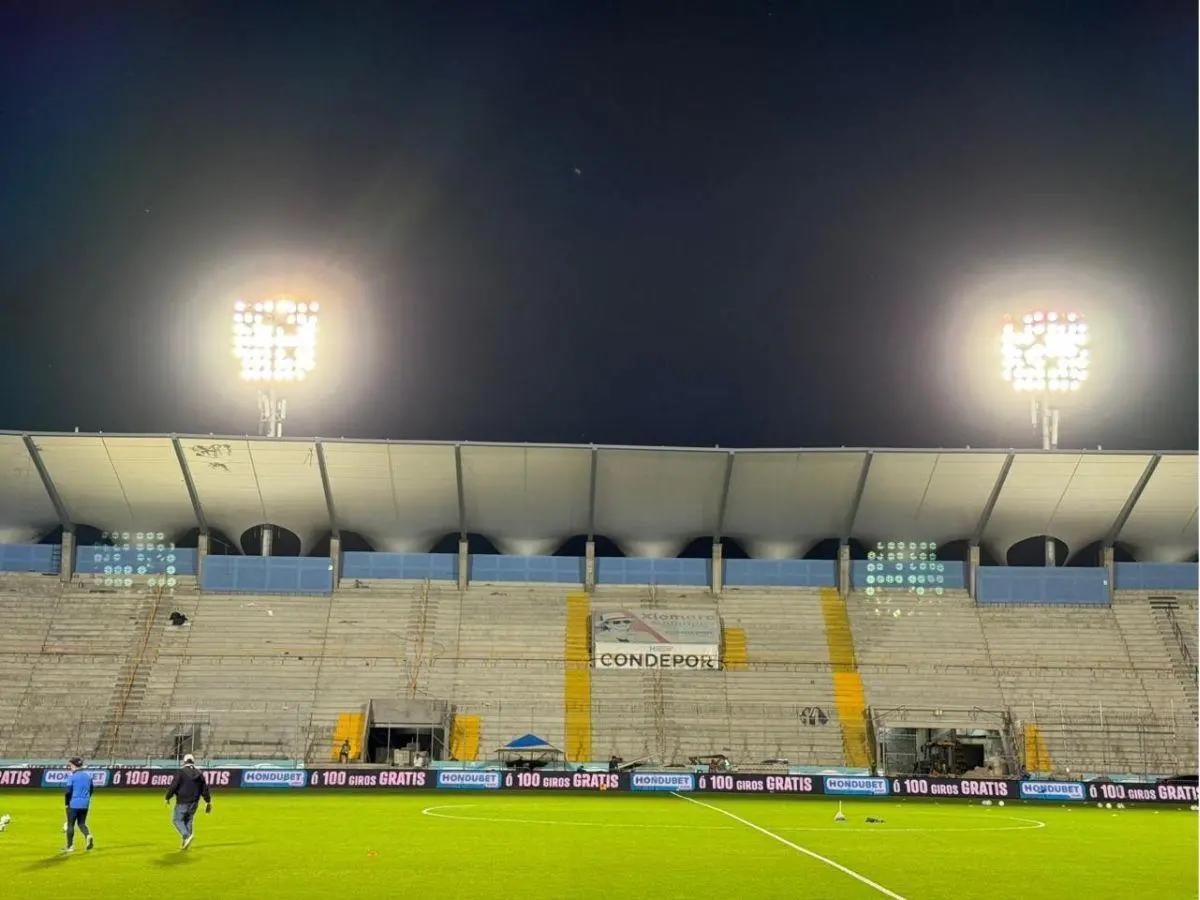 ¡Terminado! Así quedó el techado del estadio Nacional de Tegucigalpa