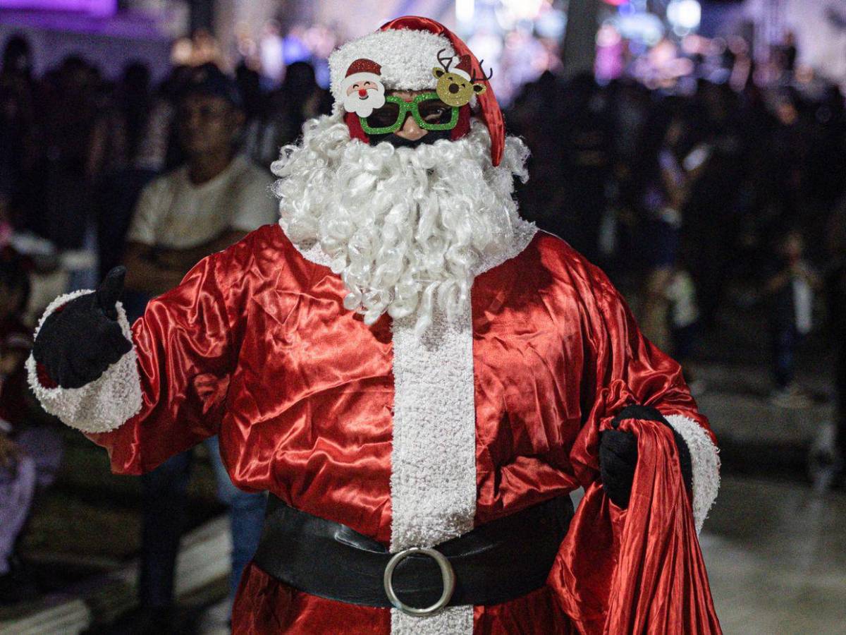 Entre sinsabores y bengalas: así celebra Venezuela la Navidad en octubre
