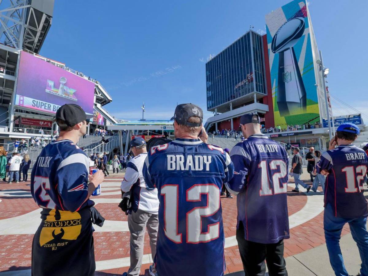 Así se vive el ambiente en el Levi's Stadium para el Super Bowl 2026