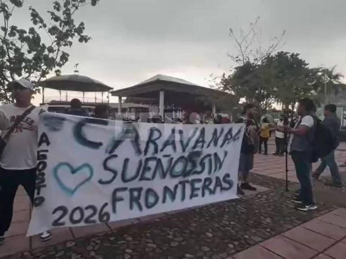 Unos 800 migrantes salen en caravana desde el sur de México hacia la capital