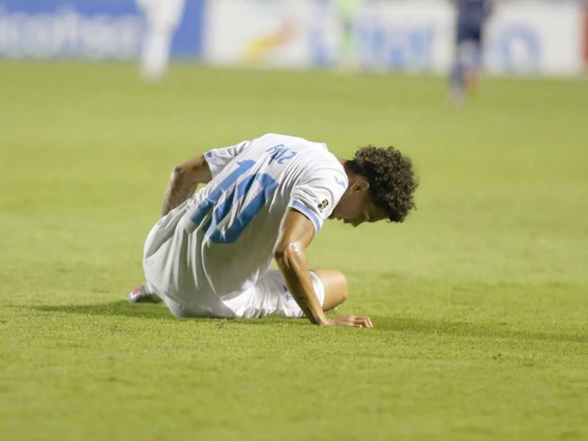 Lo que hizo la pareja del año, lindas chicas y bronca: Postales del triunfo de Honduras vs Nicaragua