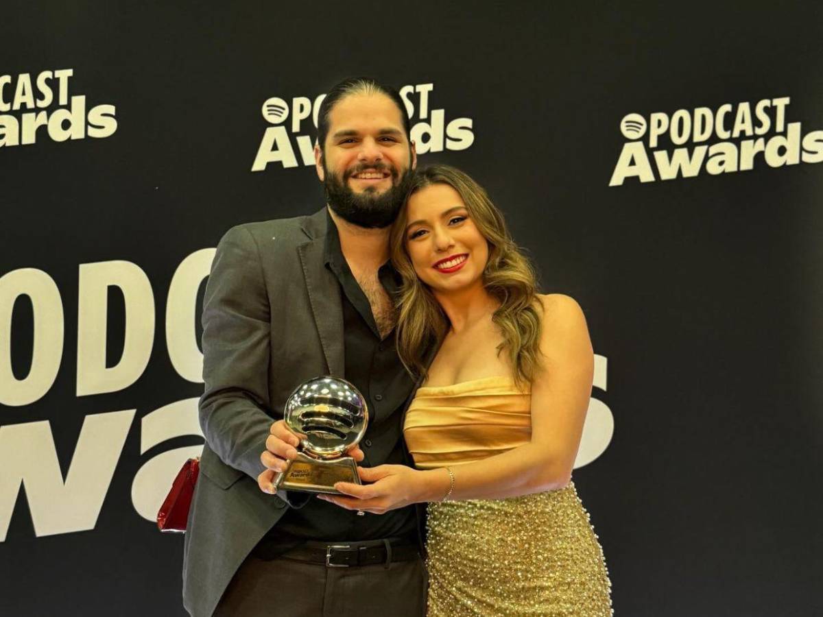 Farid Dieck dedica su premio Spotify a Jessica Fernández, causando polémica