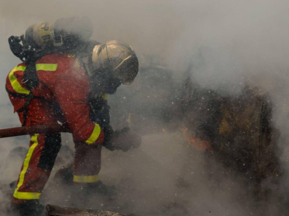 Francia anuncia toques de queda y Europa mira con inquietud la ola de disturbios