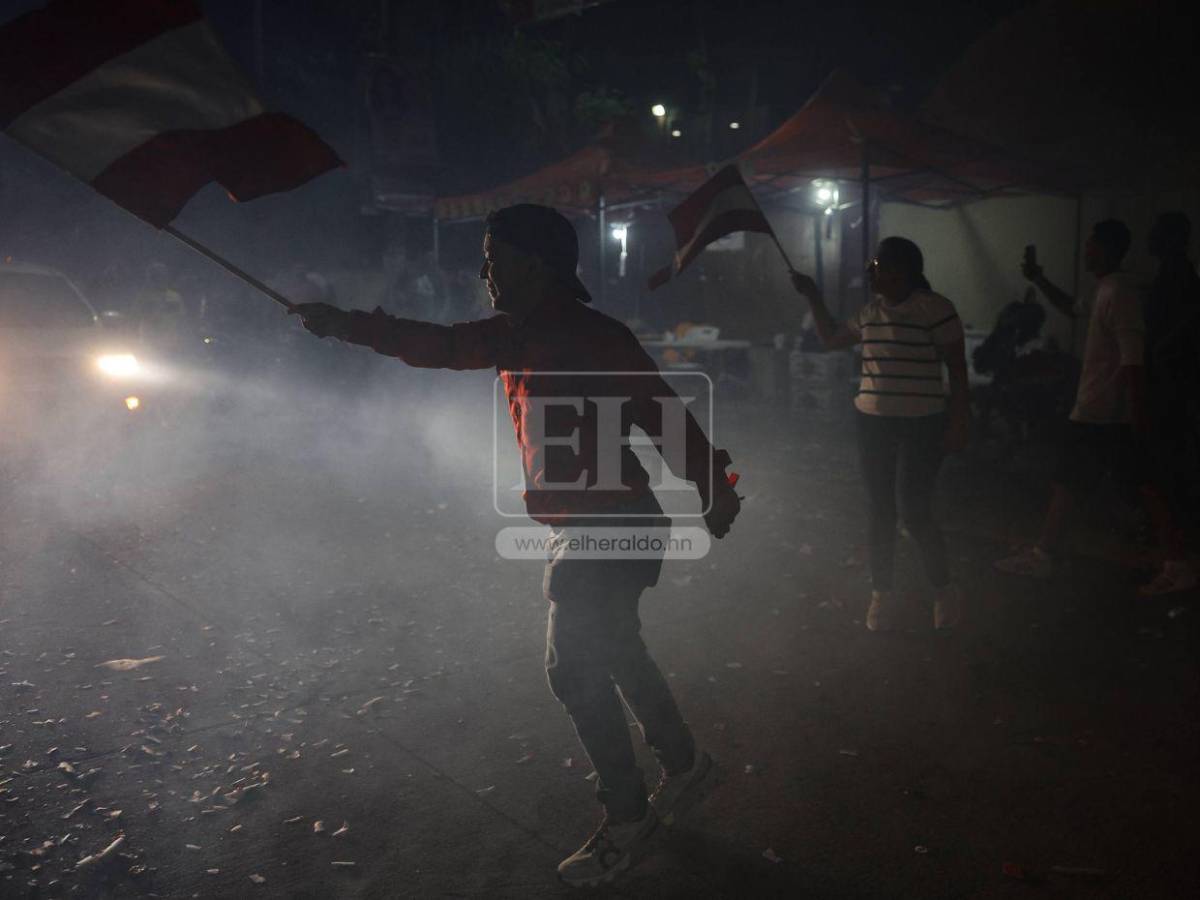 Liberales celebran en SPS primeros resultados del CNE que favorecen a Contreras