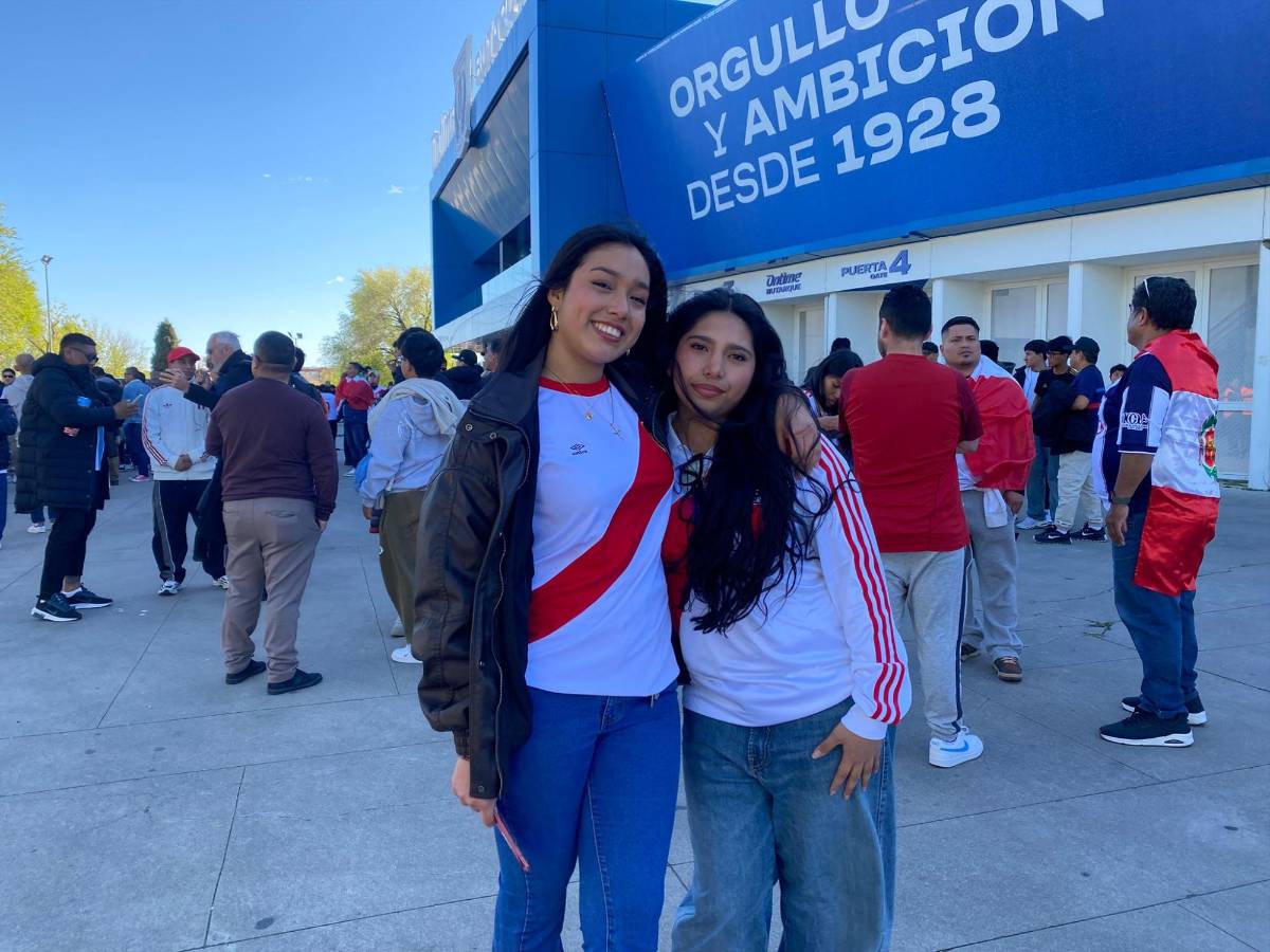 Banda que estuvo con Daddy Yankee sorprende en juego de Honduras y el Chucky peruano