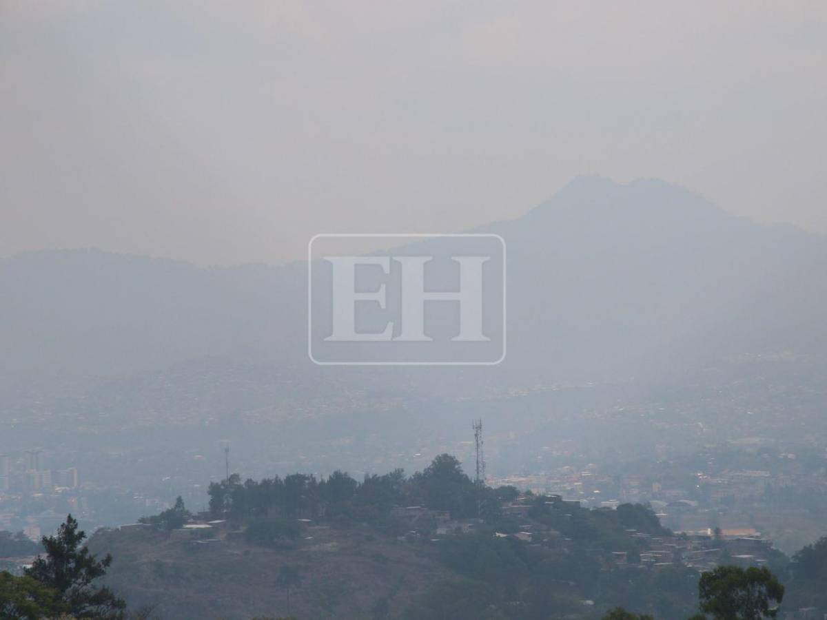 Llena de densa bruma: así luce la capital hondureña