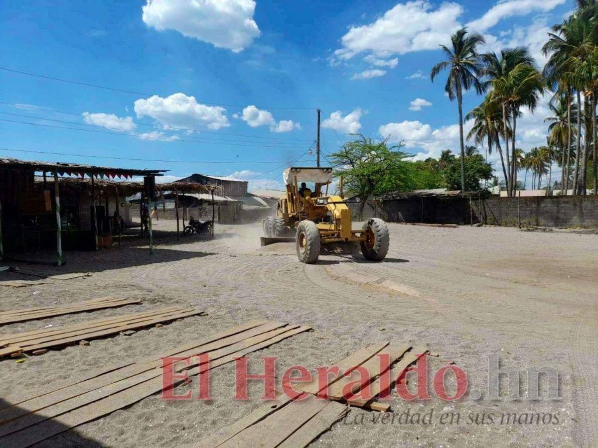 Reparan calle para que turistas se movilicen sin problemas.